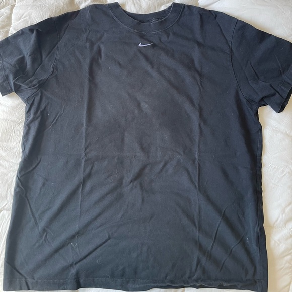 Women’s Nike TShirt - Picture 2 of 2